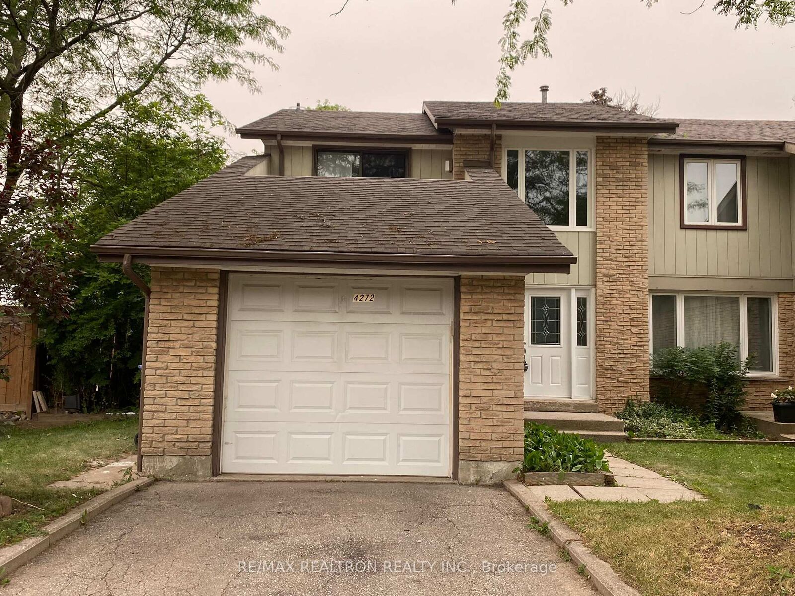 Property Photo: 4272 Gayling Gardens ON L5L 1Z9