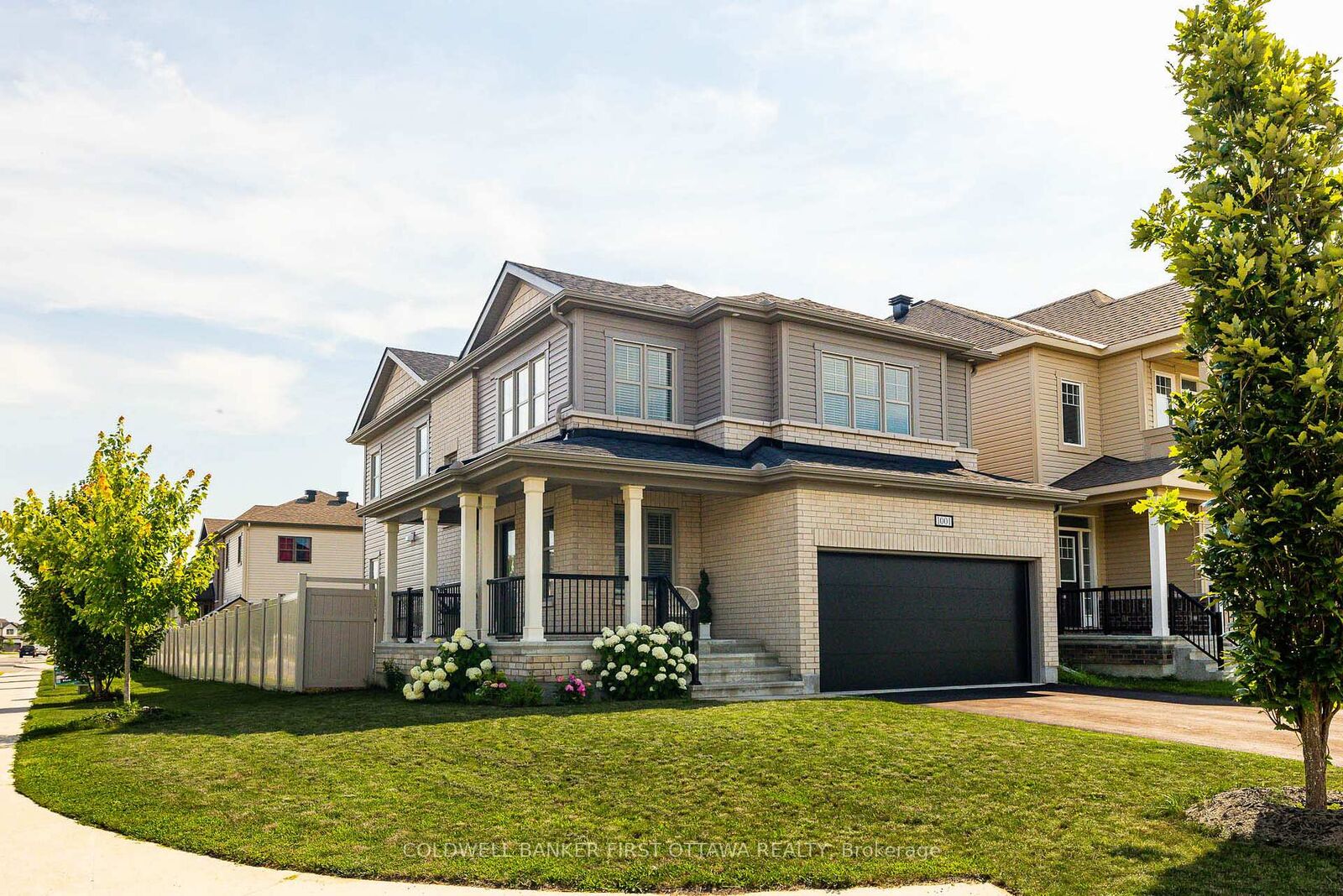 Property Photo:  1001 Manege Street  ON K2S 0Y7 
