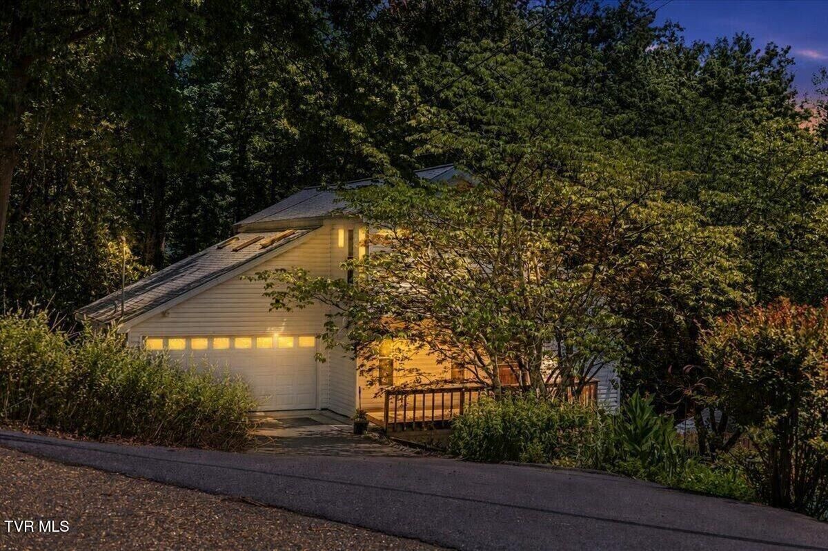 Property Photo: 4235 Skyland Lane TN 37664