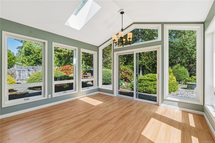 461 Rowan Dr — photo 1