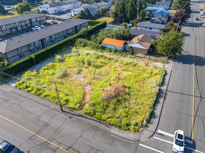 2511 Dingwall St — photo 1