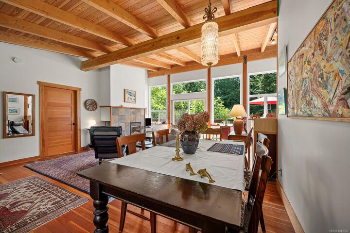Property Photo: 927 Siskin Lane BC V0P 1K0
