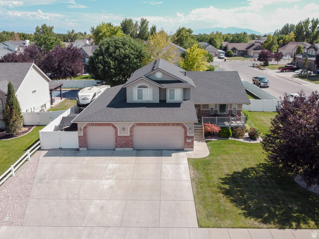 Property Photo: 1661 W 1950 S UT 84075