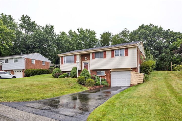 Property Photo:  716 Limestone Dr  PA 15101 