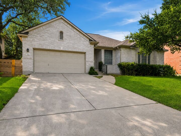 Property Photo: 7120 Gentle Oak Drive TX 78749