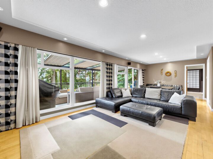Property Photo:  712 Shaw Avenue  BC V3K 2R6 
