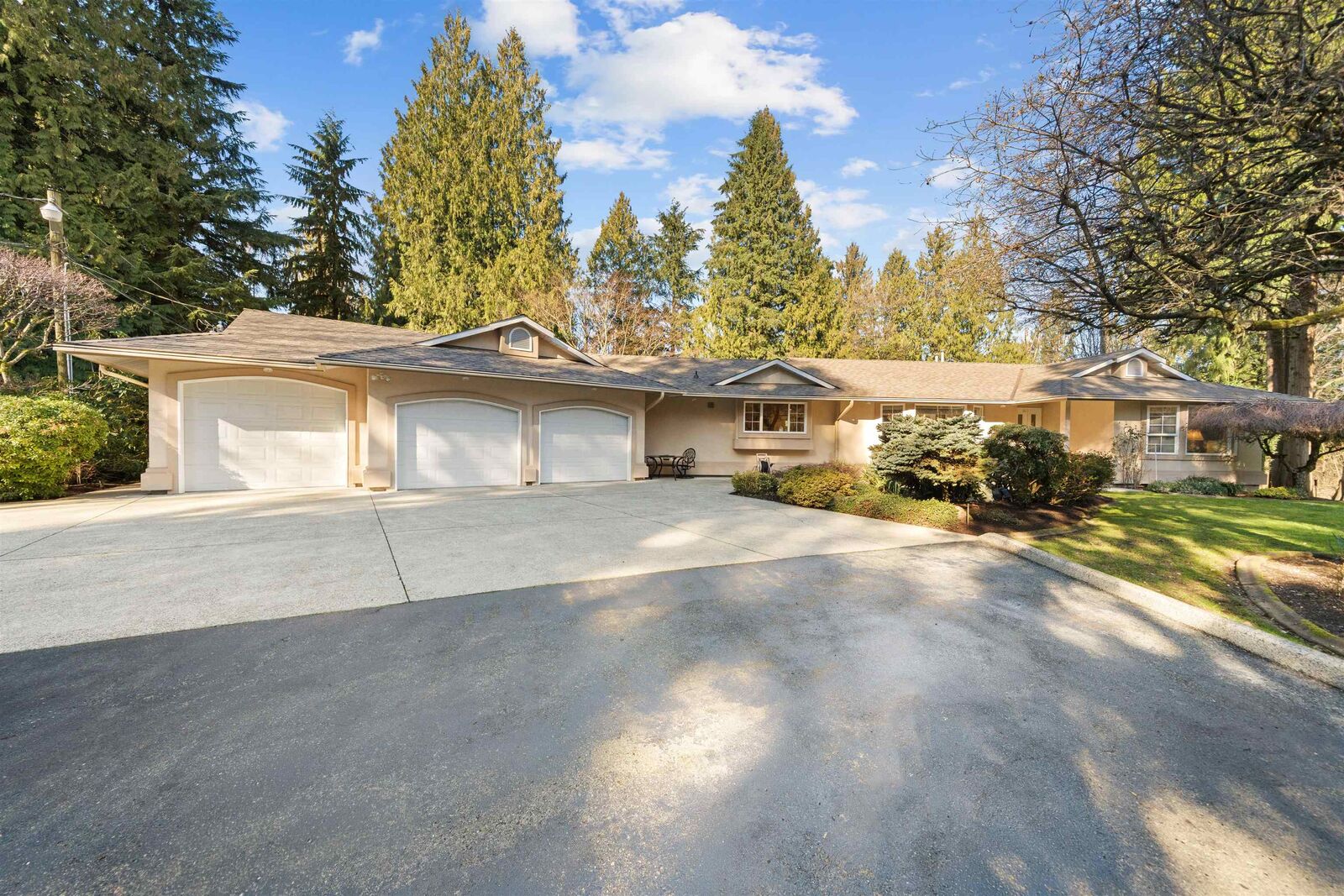 Property Photo: 31553 Brookside Avenue BC V2T 5W6