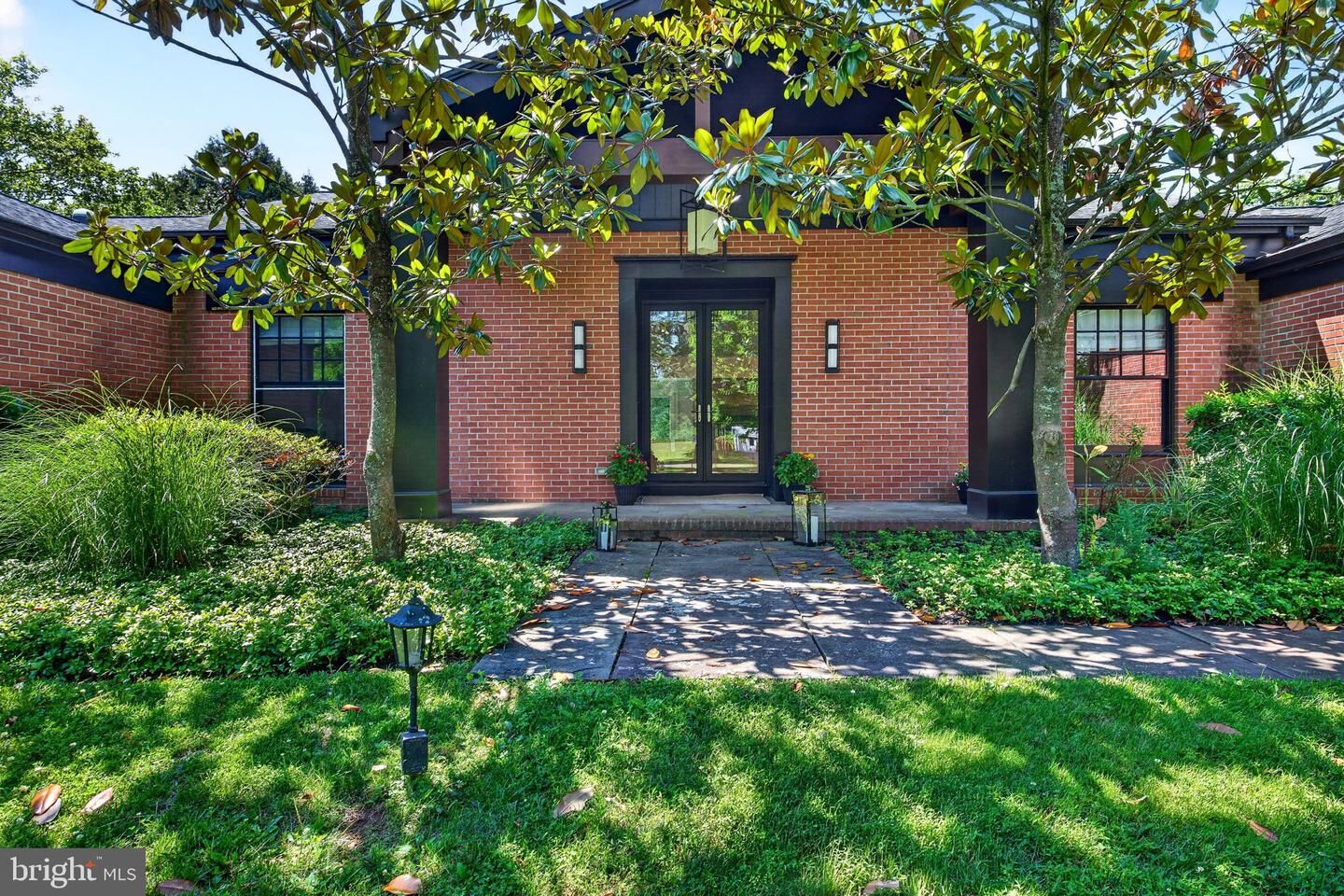 Property Photo: 9 Arvida Drive NJ 08534