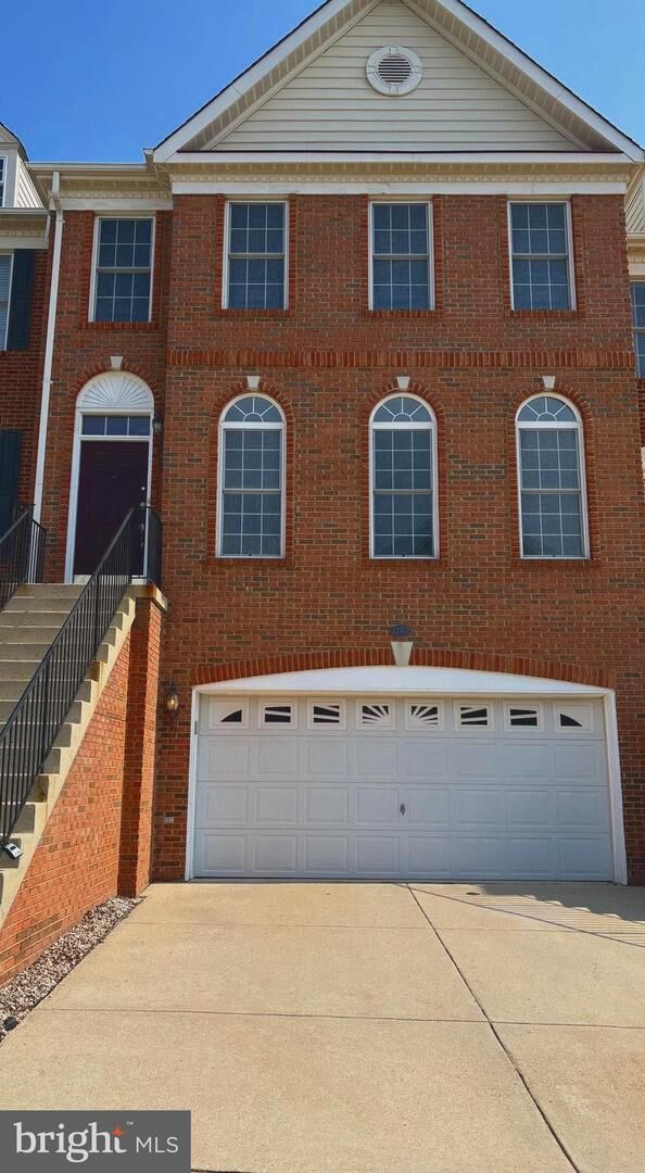 Property Photo:  42902 Overly Square  VA 20152 