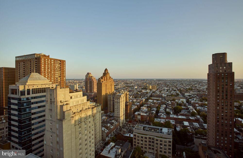Property Photo: 1616 Walnut Street 1811 PA 19103