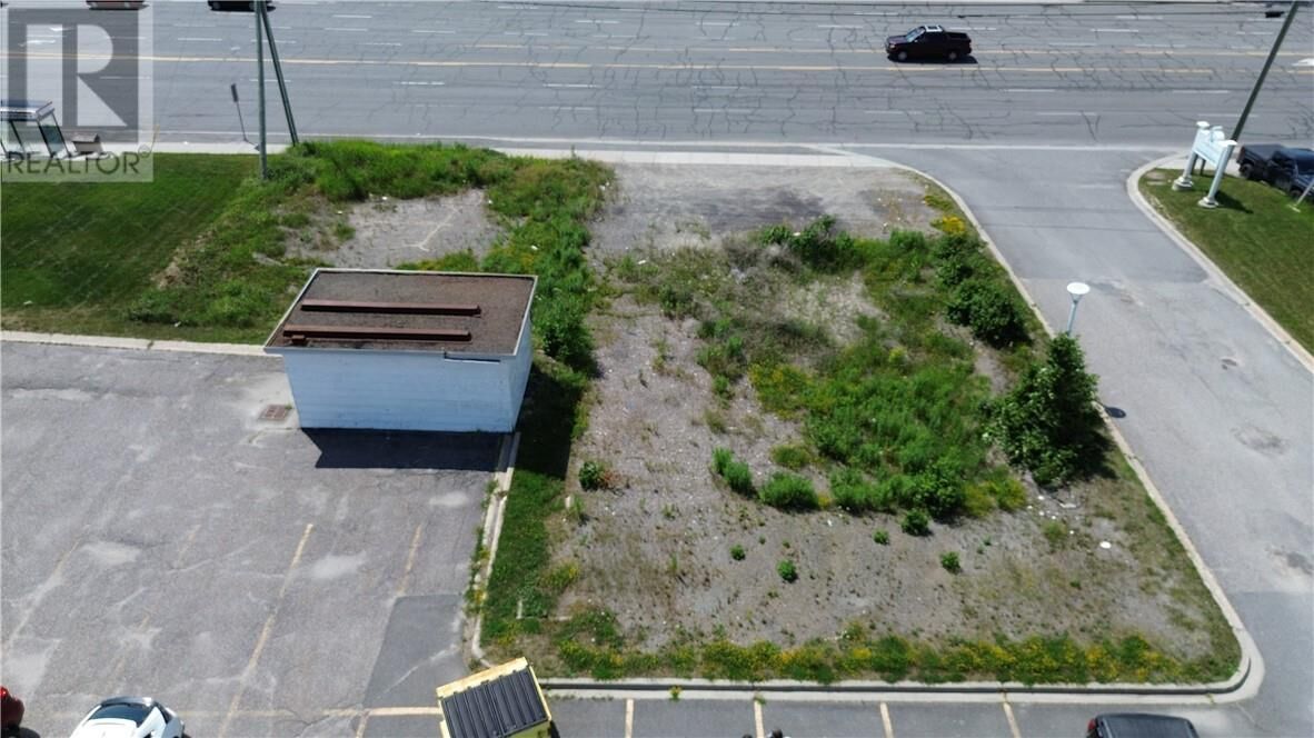 Property Photo:  1196 Notre Dame Avenue  ON P3A 2T9 
