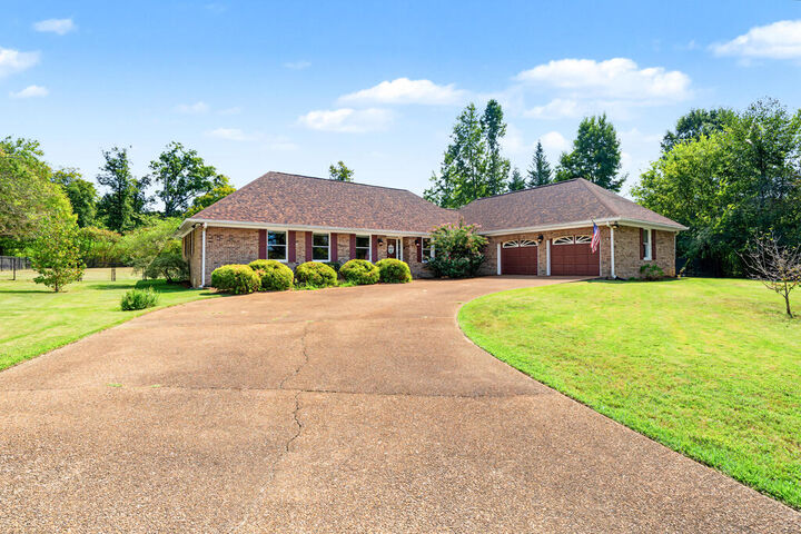 Property Photo:  308 Pheasant Drive  GA 30721 