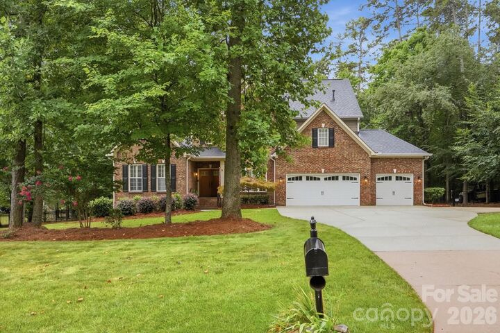Property Photo:  5630 Turkey Oak Drive  NC 28227 