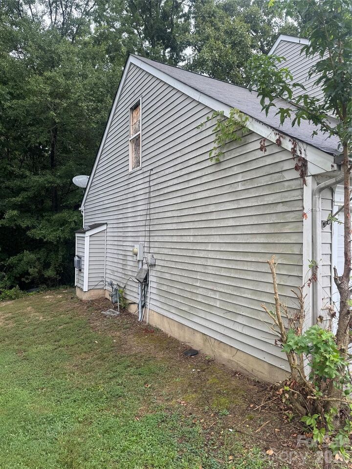 Property Photo:  1319 Red Tallen Court  NC 28214 