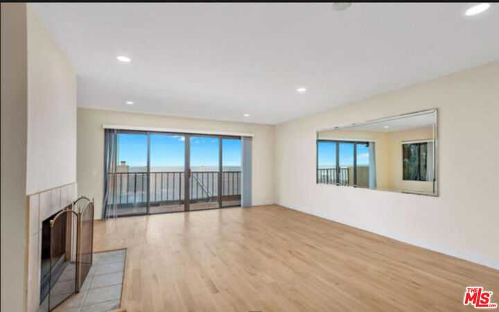 Property Photo:  6798 Las Olas Way  CA 90265 