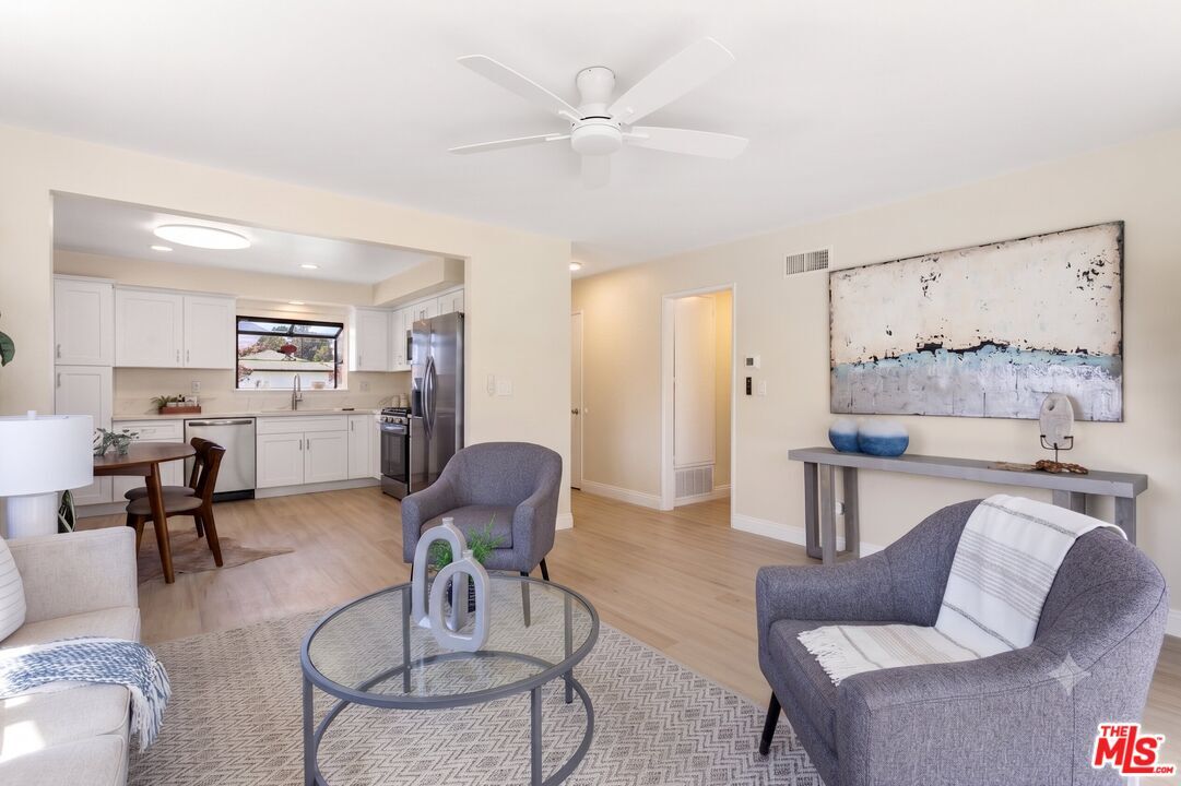 Property Photo:  910 Thomas Ave  CA 92374 