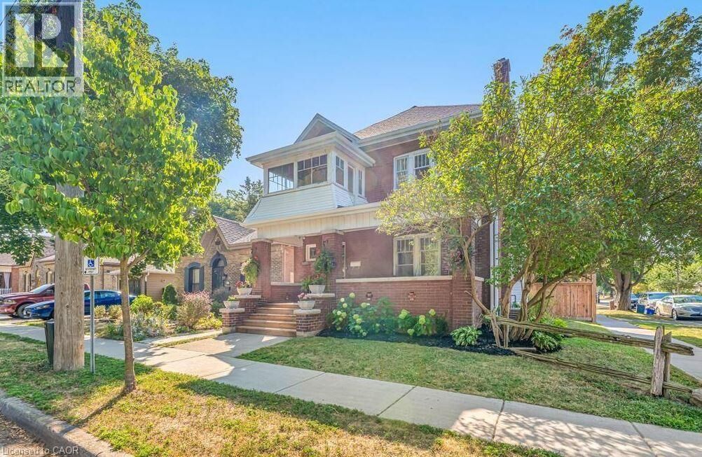 Property Photo:  47 Eagle Avenue  ON N3S 1Z1 