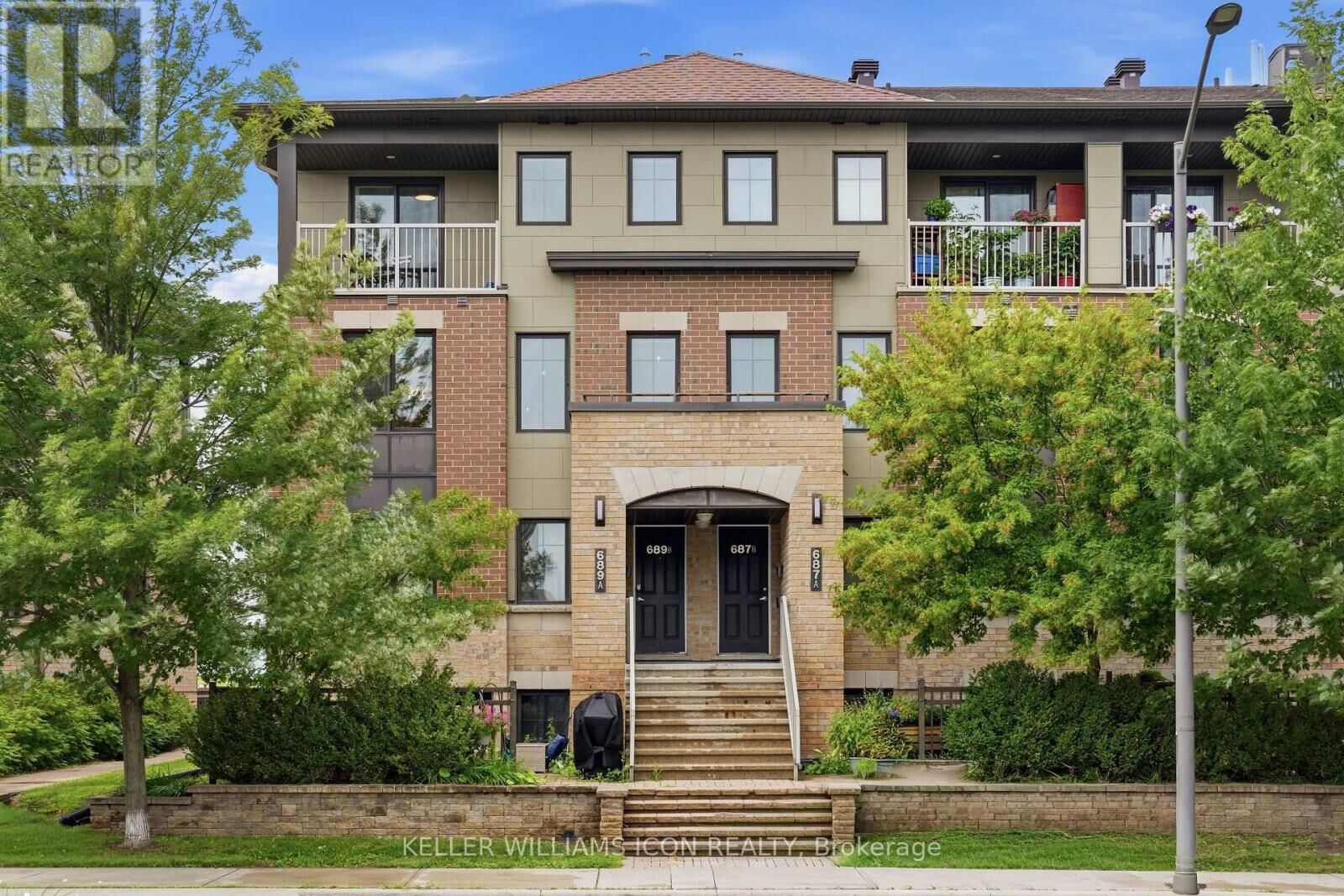Property Photo:  689B Sue Holloway Drive  ON K2J 5R6 
