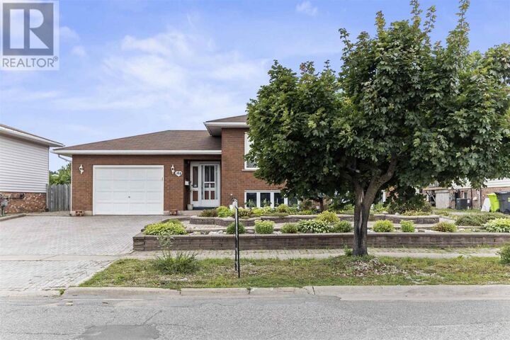 Property Photo:  195 Bitonti Cres  ON P6C 6B6 