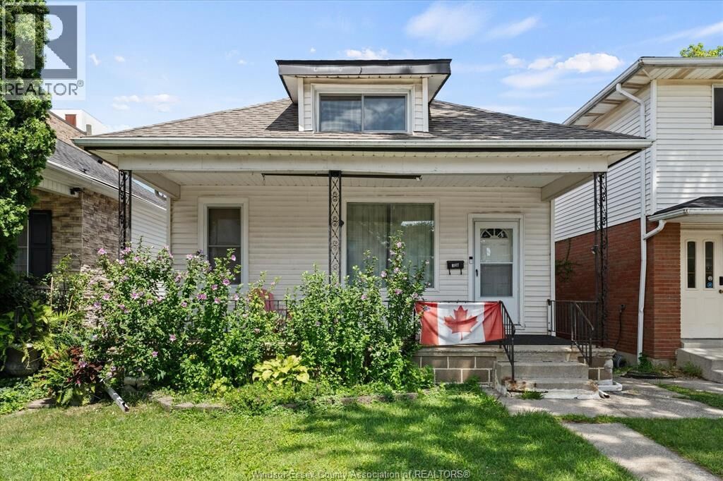 Property Photo:  328 Josephine Avenue  ON N9B 2L1 