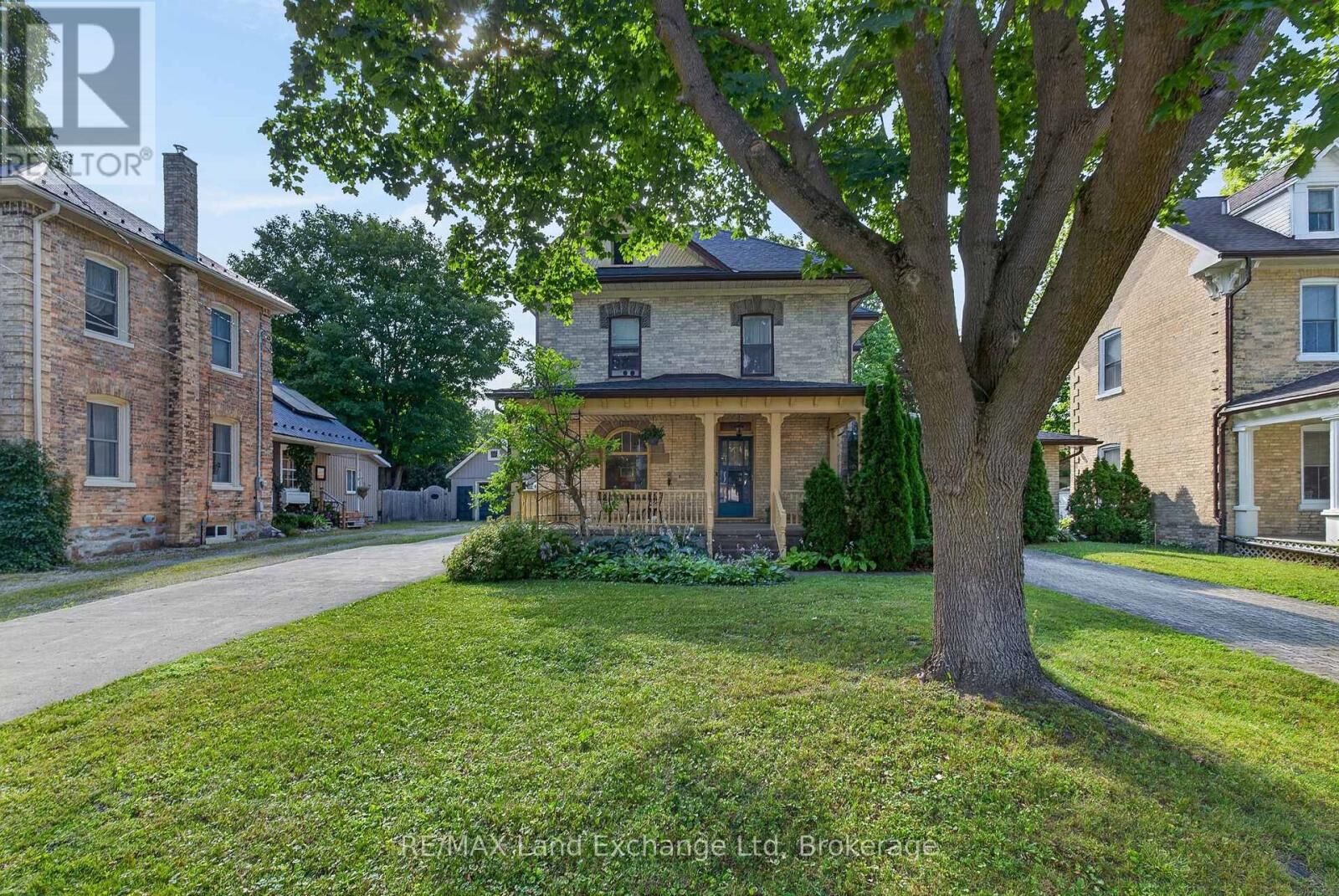 Property Photo: 255 Centre Street ON N0G 2W0