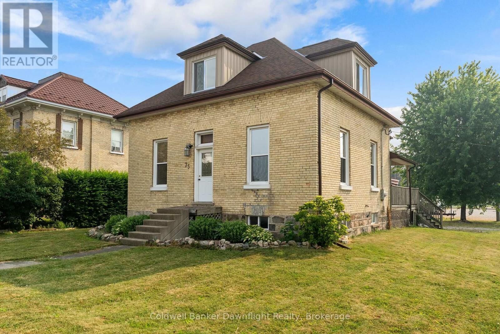 Property Photo:  75 London Road  ON N0M 1X0 