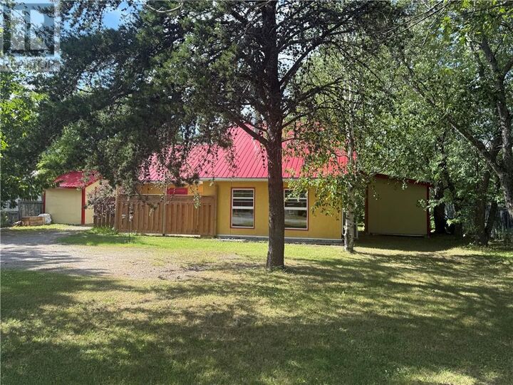 Property Photo:  162 Riverside Drive W  ON P0M 1R0 