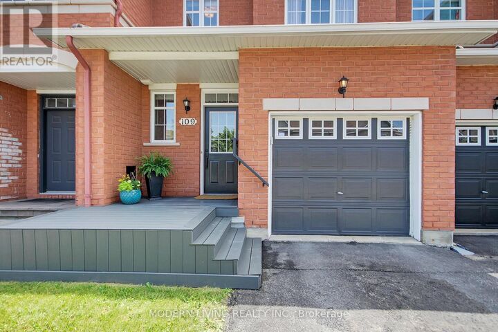 Property Photo:  109 Deercroft Avenue  ON K2J 5H7 