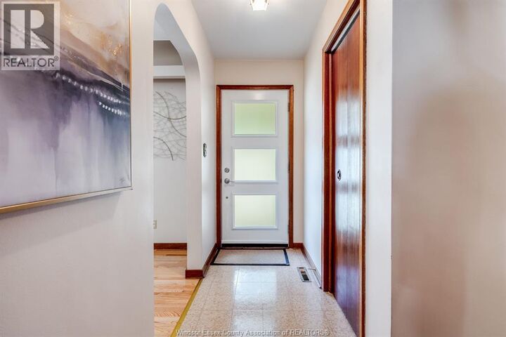 Property Photo:  7 Jane Street  ON N8H 3L5 