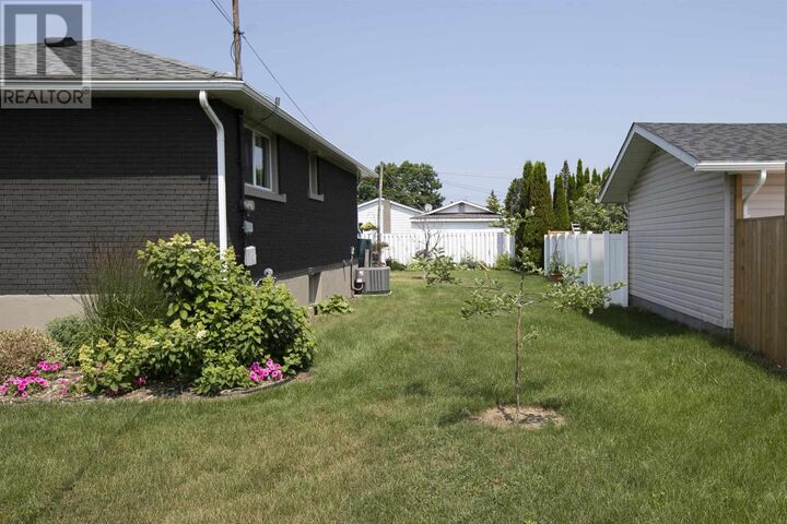 Property Photo:  320 Sydenham Rd  ON P6C 2X7 