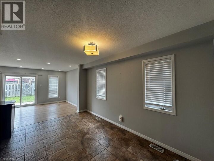 Property Photo:  13 Sorrento Street  ON N2R 0A4 