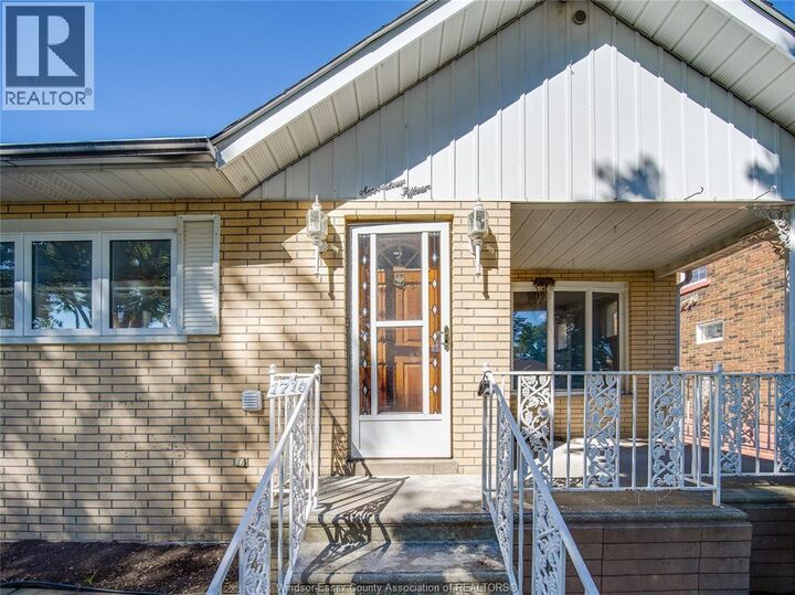 Property Photo:  1715 Alexis Road Upper  ON N8Y 4P3 