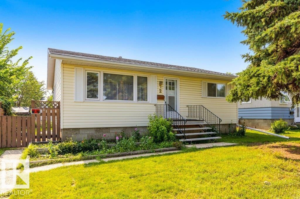 Property Photo:  2 Mill Drive  AB T8N 1J6 