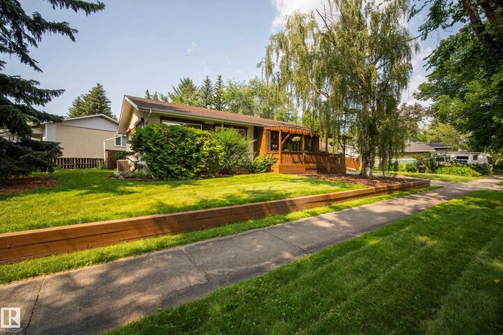 Property Photo: 9562 81 Street NW AB T6C 2W5