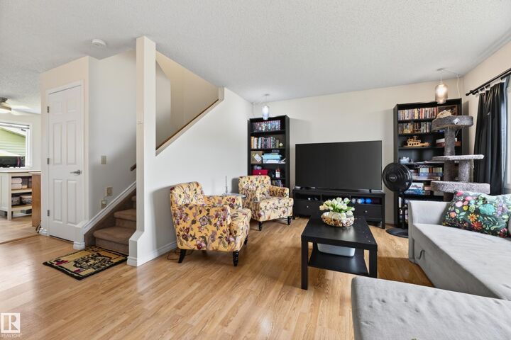 Property Photo:  423 Kirkpatrick Crescent NW  AB T6L 5C9 