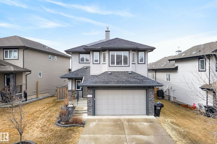 2110 53 Street SW — photo 1