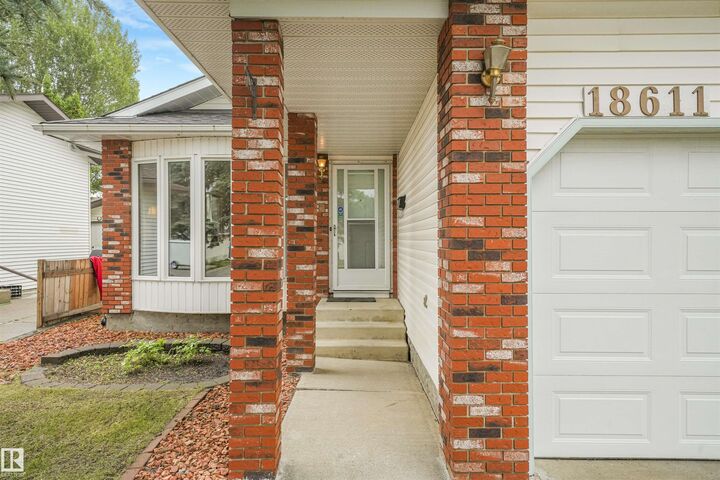 Property Photo:  18611 57 Avenue NW  AB T6M 2A2 