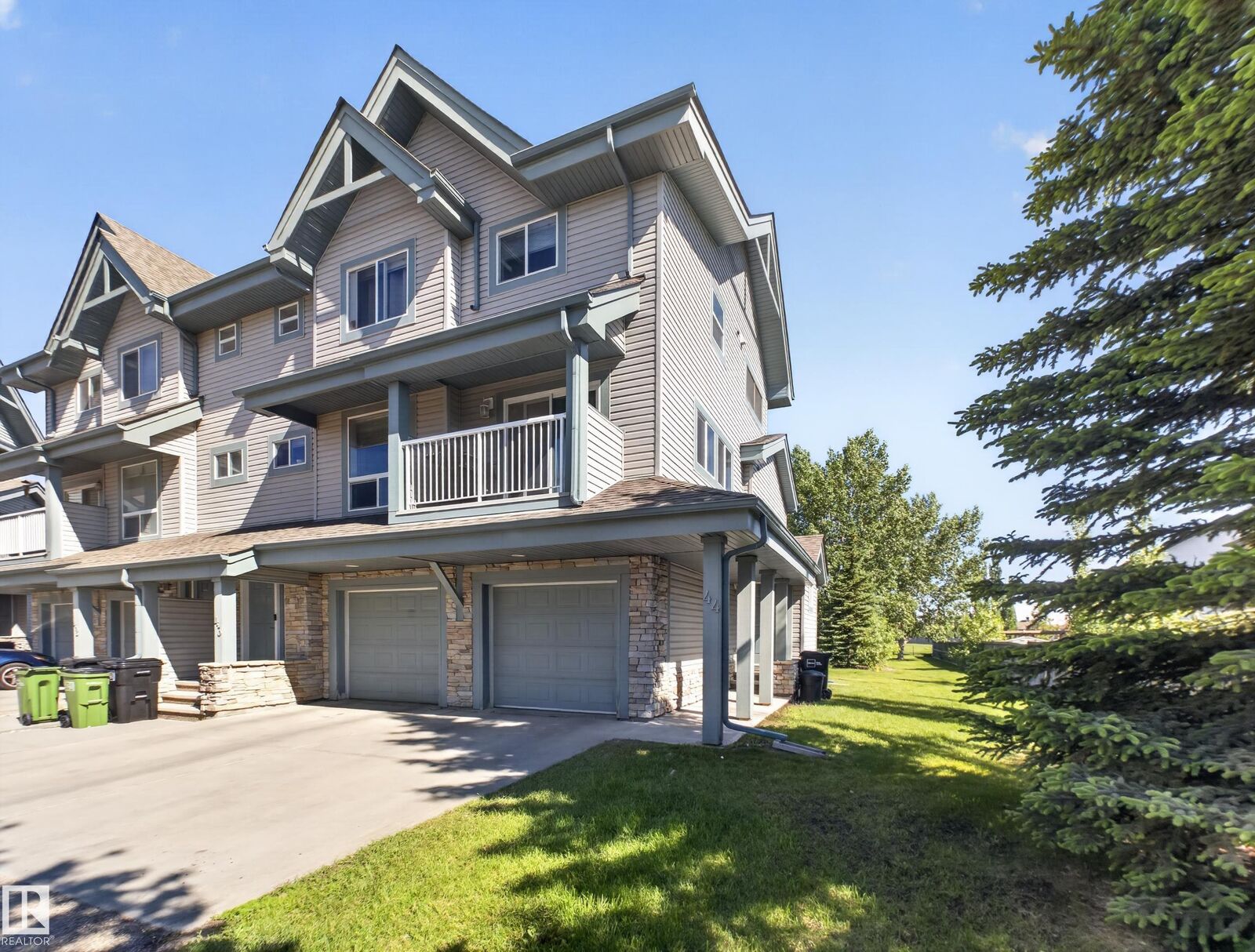 Property Photo:  12050 17 Avenue SW 44  AB T6L 1X4 