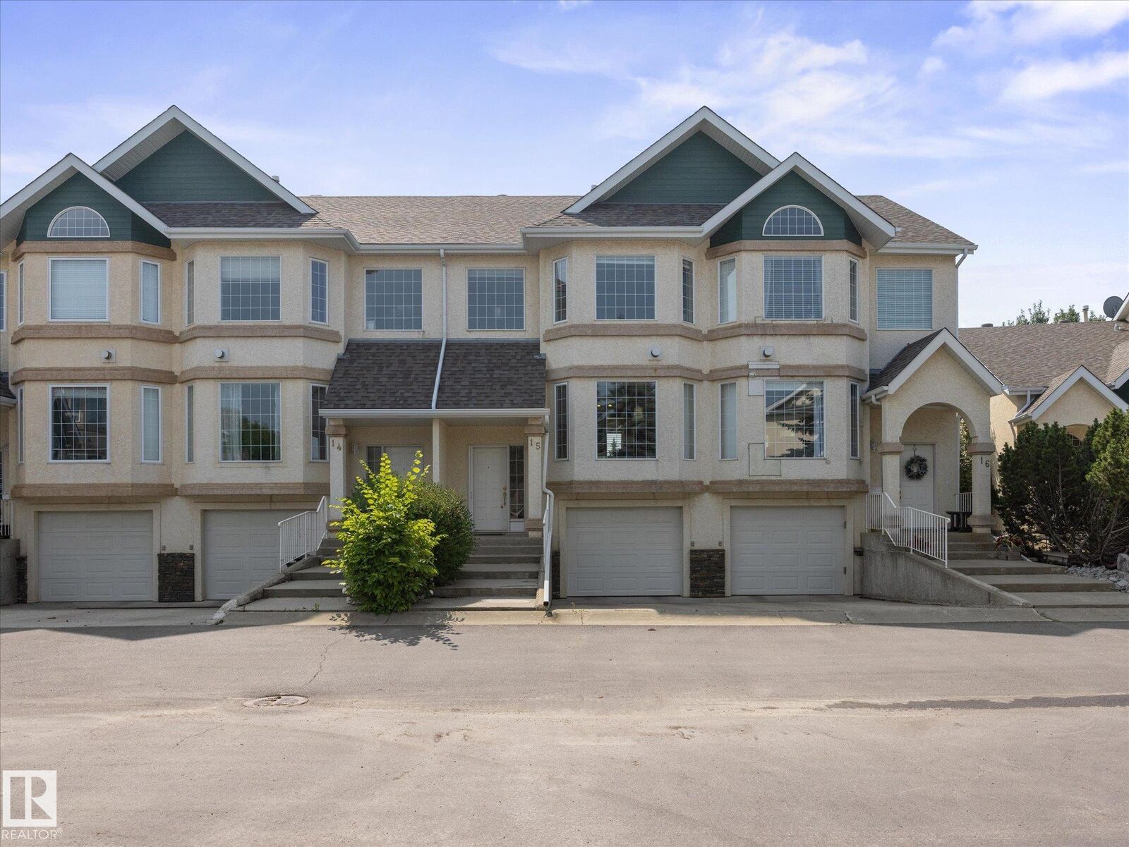 Property Photo: 11717 9B Avenue NW 15 AB T6J 7B7