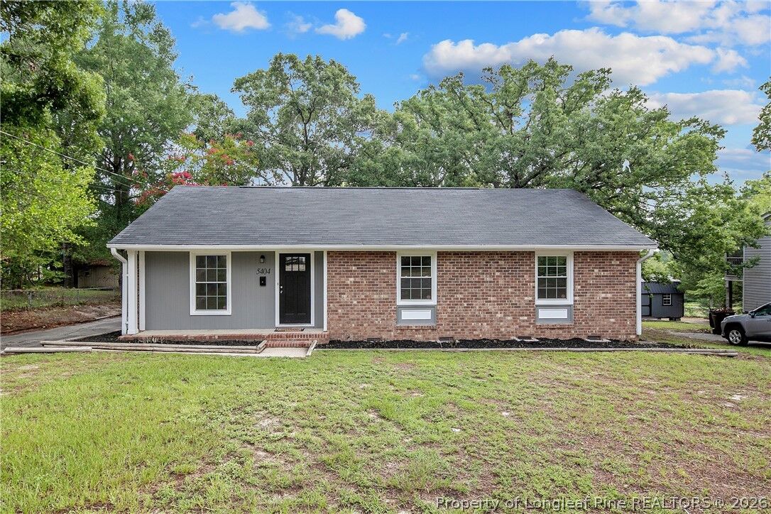 Property Photo:  5404 Sandstone Drive  NC 28311 