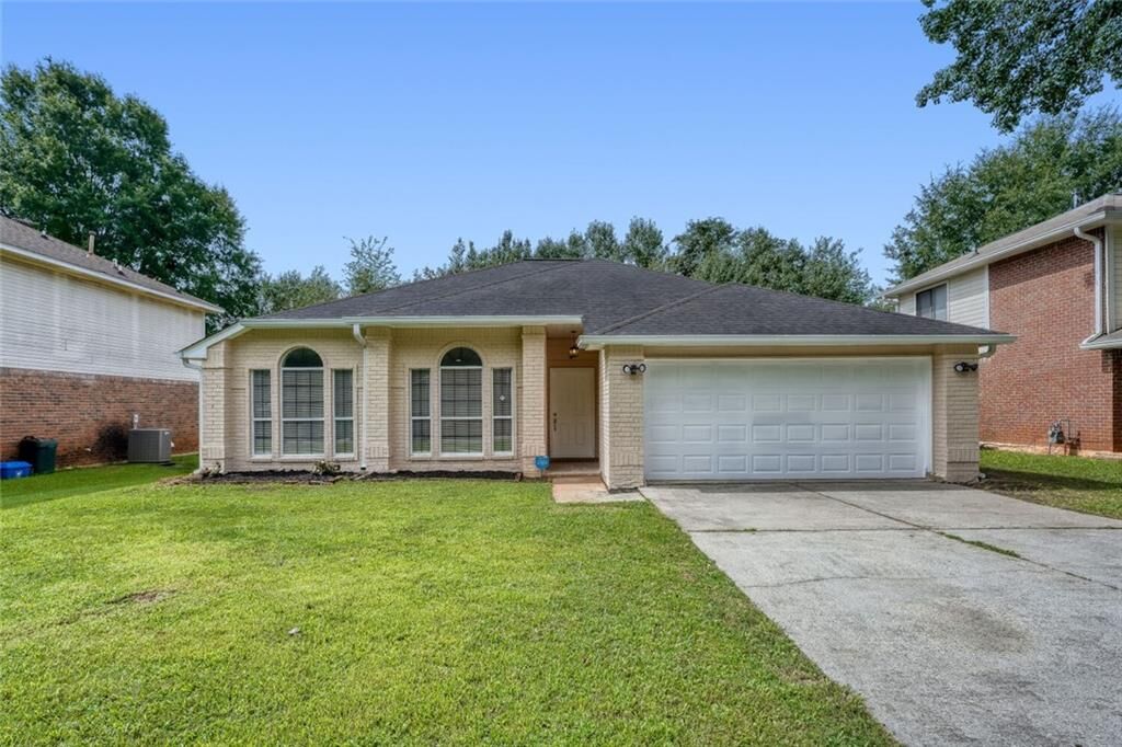 Property Photo: 824 Arbor Hill Drive GA 30088