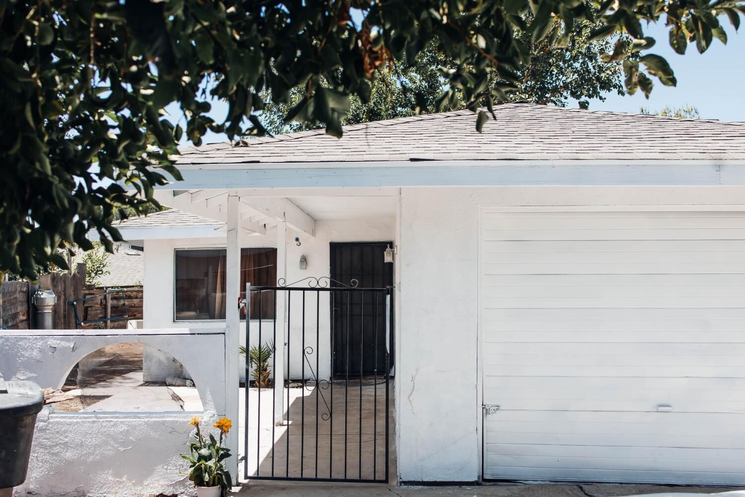 Property Photo:  831 Forrester Ct  CA 93257 