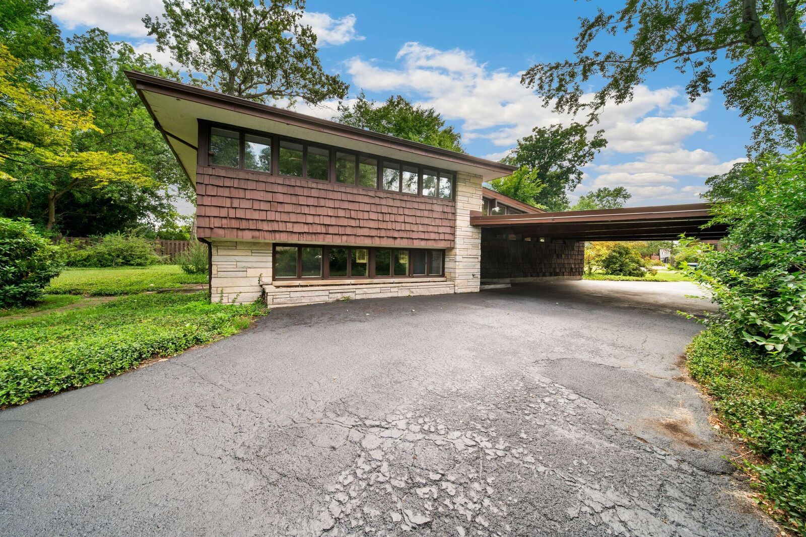Property Photo:  301 Kenwood Place  IN 46360 