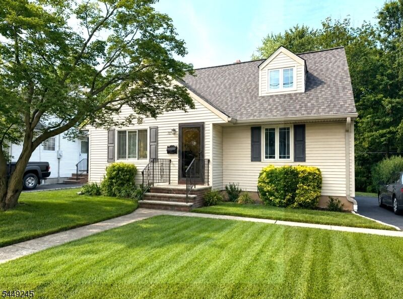 Property Photo:  70 Bromley Pl  NJ 07110 