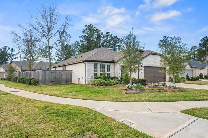 Property Photo: 305 Royal Lily Trail TX 77316