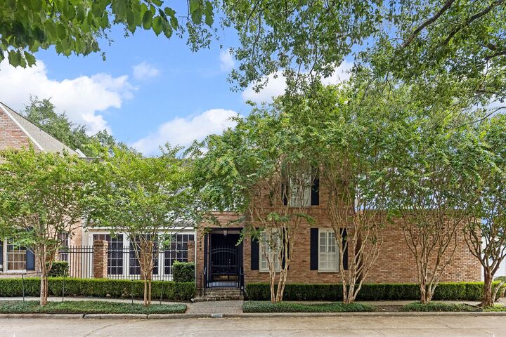 Property Photo: 7629 Del Monte Drive TX 77063
