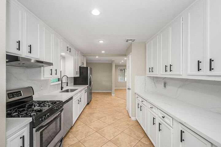 Property Photo:  5037 W 43rd Street  TX 77092 
