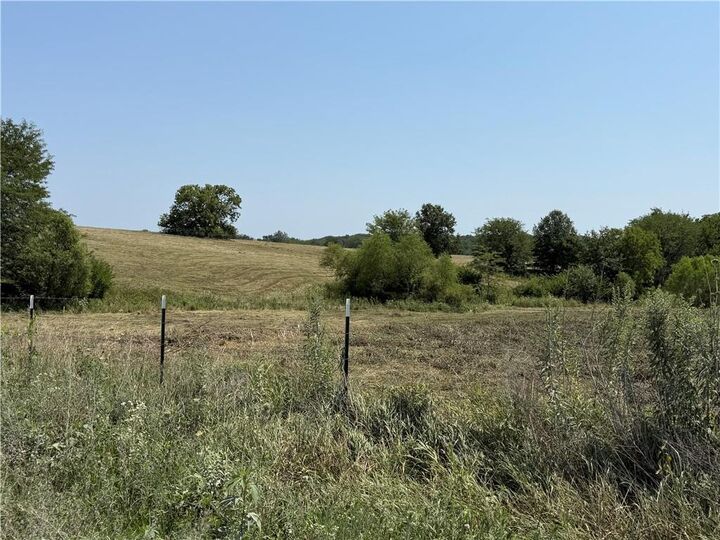 Property Photo: 10675 SE 226th Street MO 64068