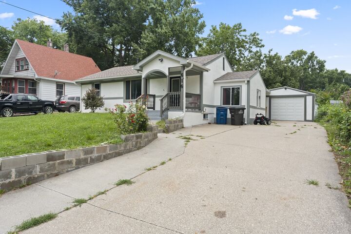 Property Photo:  616 Creston Avenue  IA 50315 