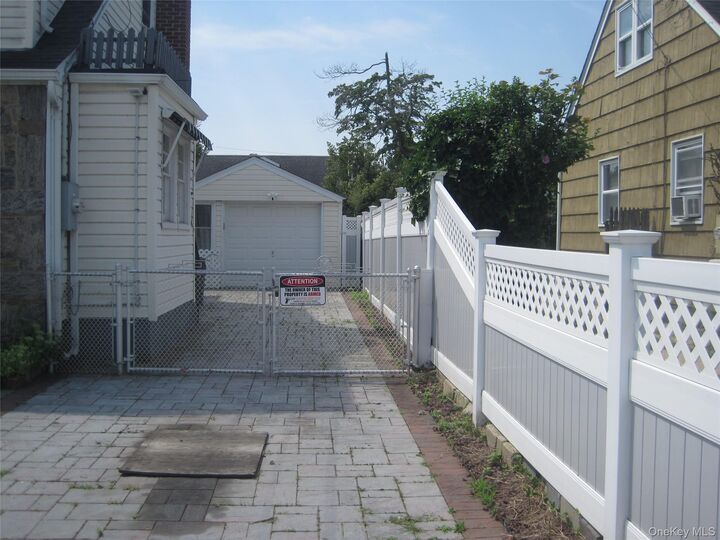 Property Photo:  2618 Natta Boulevard  NY 11710 